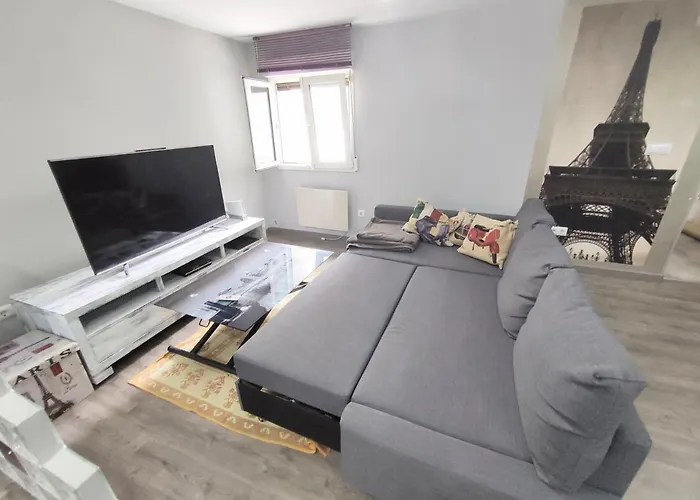 A Un Paso De La Playa, Amplio Apartamento
